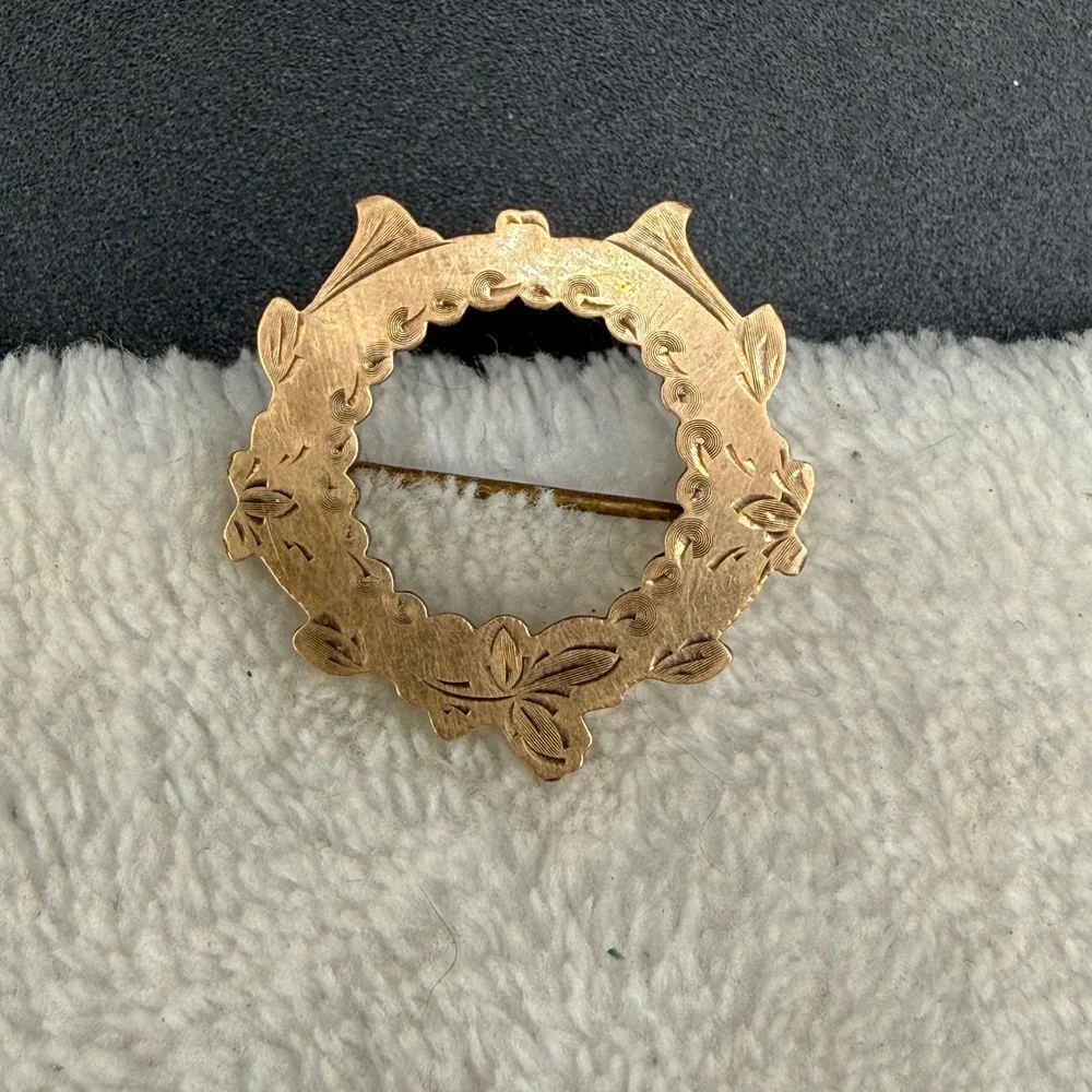 Vintage Victorian Brooch Gold Filled Floral Wreath Scroll Scalloped Edge